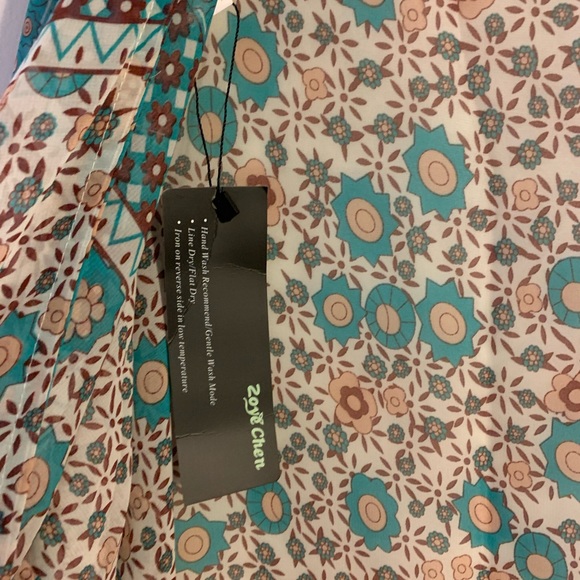 Selling a multicolor Camisole - Picture 2 of 2